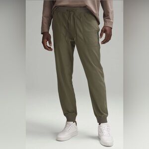 Lululemon Men’s ABC Jogger Army Green Size XL